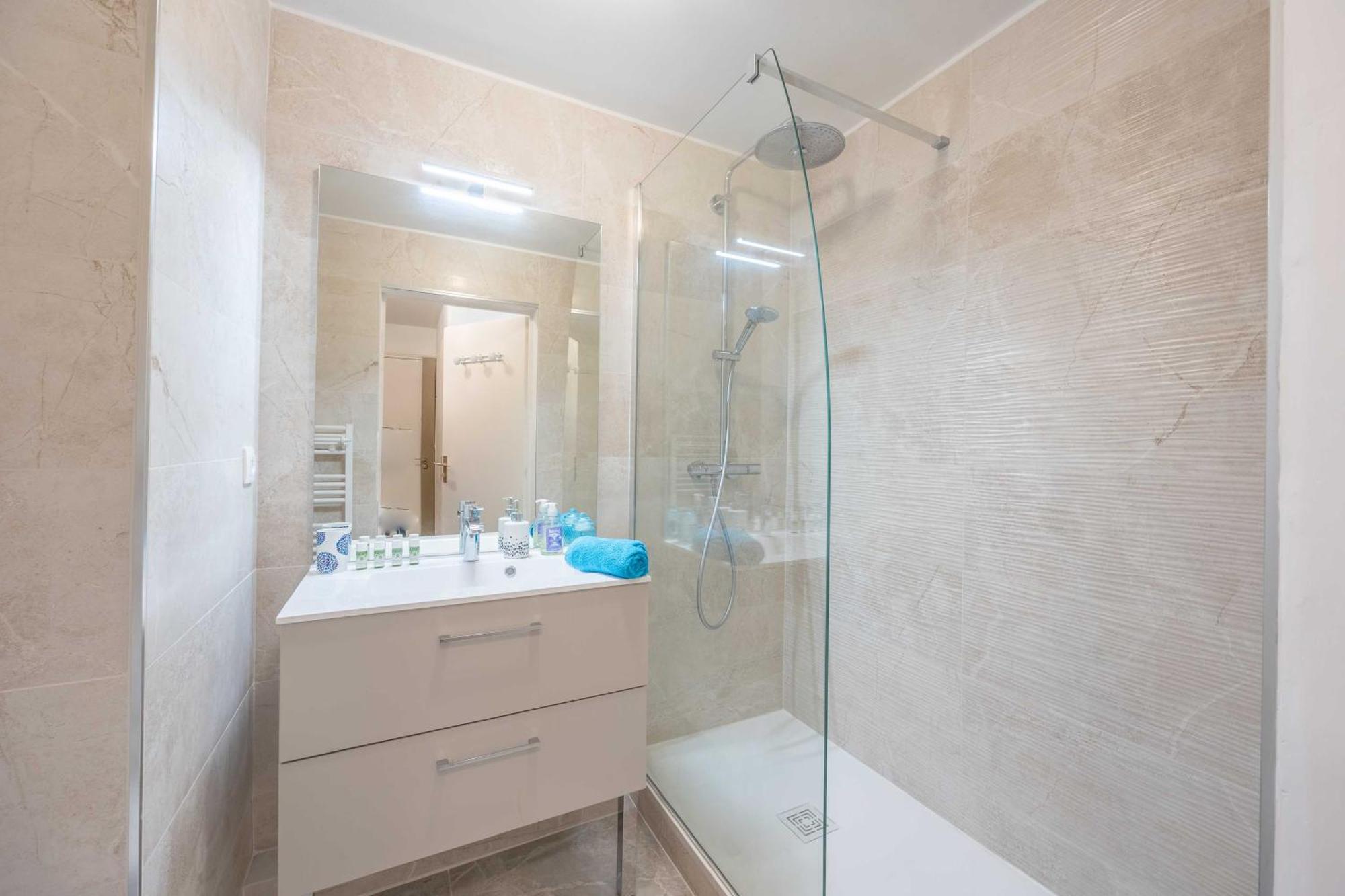 Apartment With Parking And Balcony Near The Beach Довиль Экстерьер фото