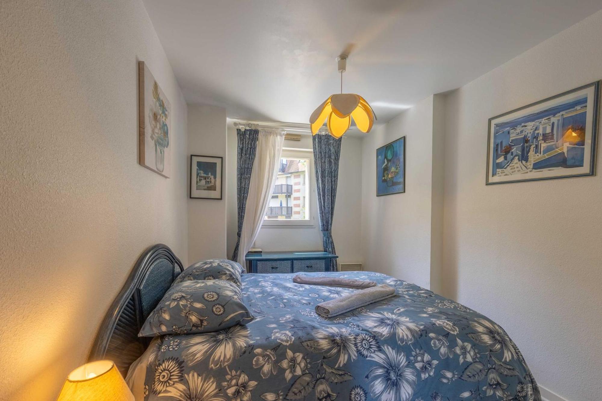 Apartment With Parking And Balcony Near The Beach Довиль Экстерьер фото